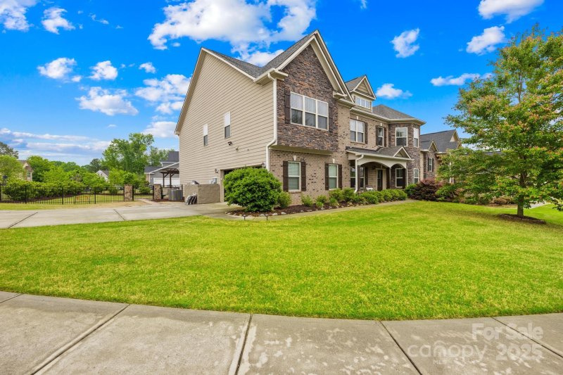 Property image 3 at 15702 Guthrie Drive, Huntersville, NC 28078