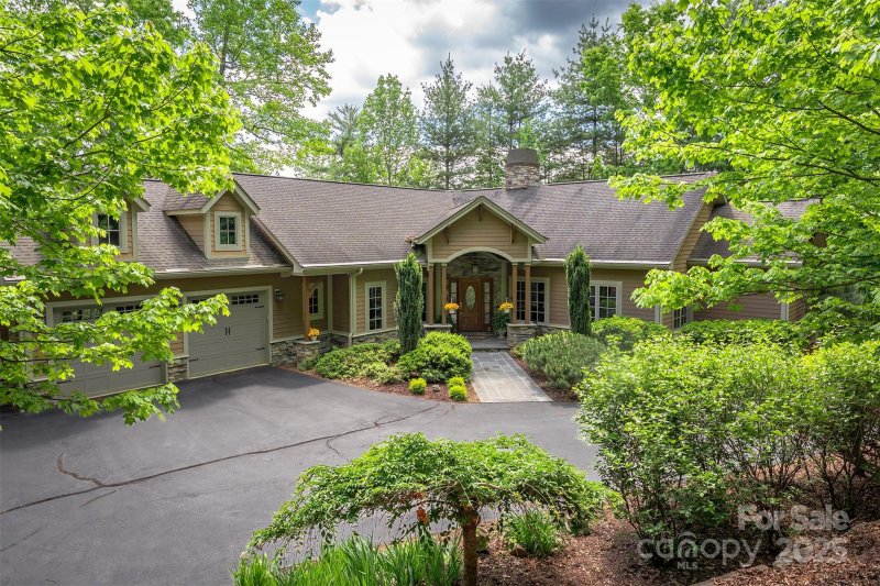 Property image 2 of 168 Chattooga Run in Champion Hills, Hendersonville, NC 28739