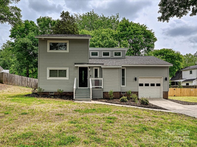 Property image 2 at 11712 Mirror Lake Drive, Charlotte, NC 28226