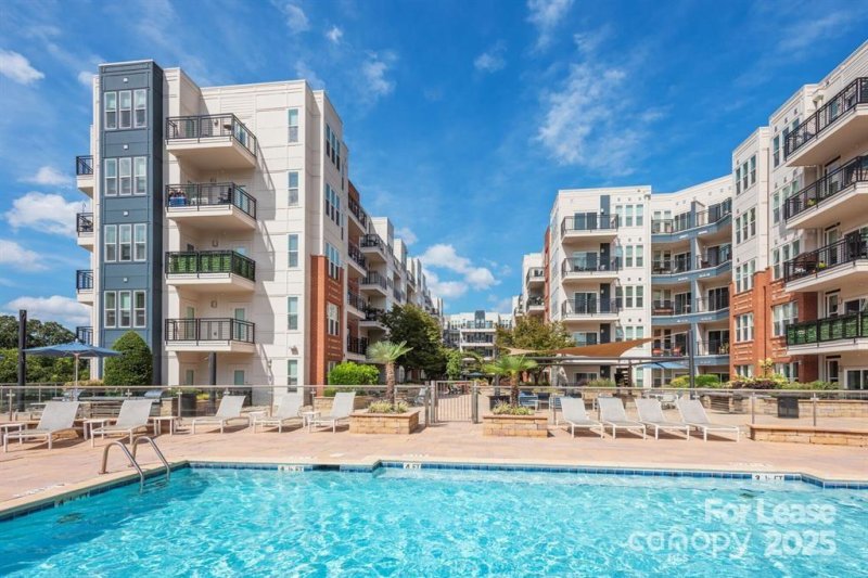 902 West Fourth Street