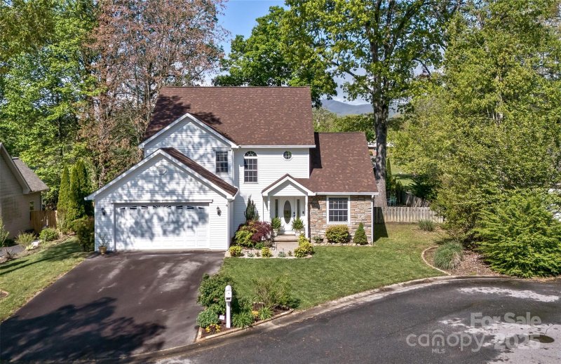 Holcombe Woods, Candler Community