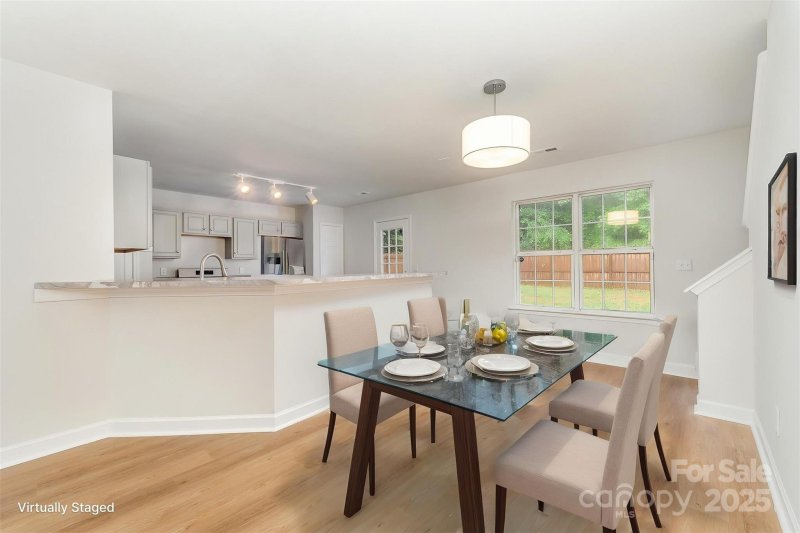 Property image 4 at 1620 Crandon Drive, Charlotte, NC 28216