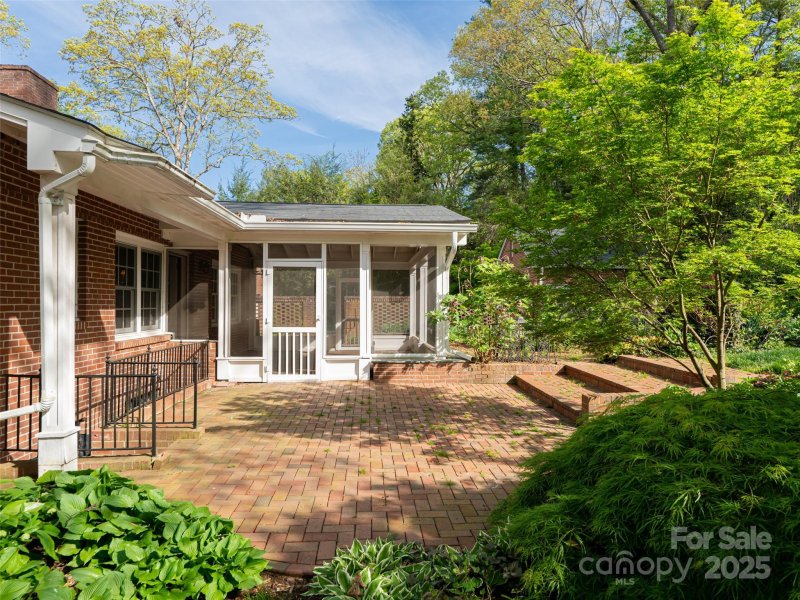 Property image 5 of 10 Stuyvesant Road in Biltmore Forest, Asheville, NC 28803