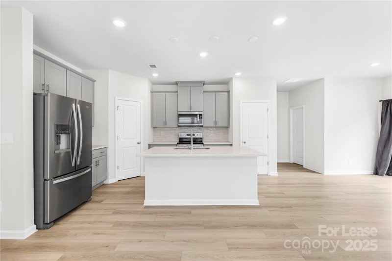 Property image 5 at 2220 Belterra Drive, Charlotte, NC 28216