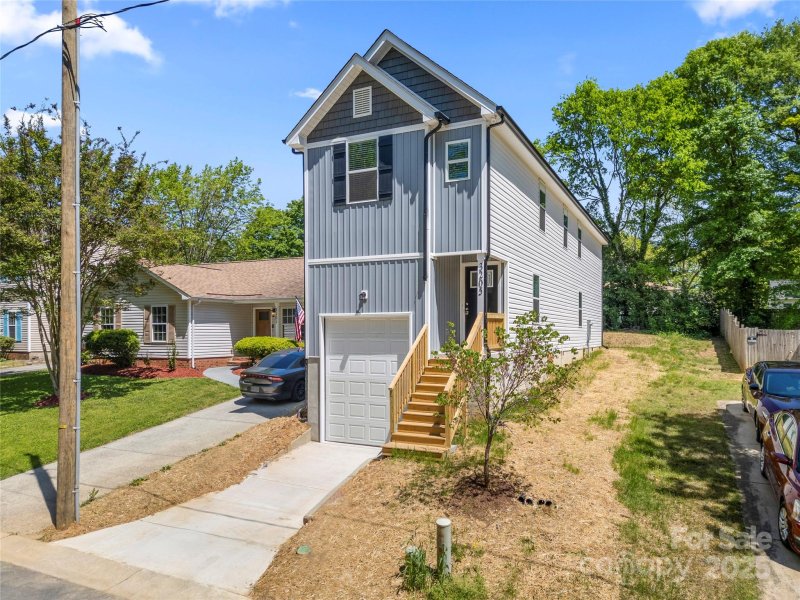 Property image 3 at 3205 Morning Drive, Charlotte, NC 28208