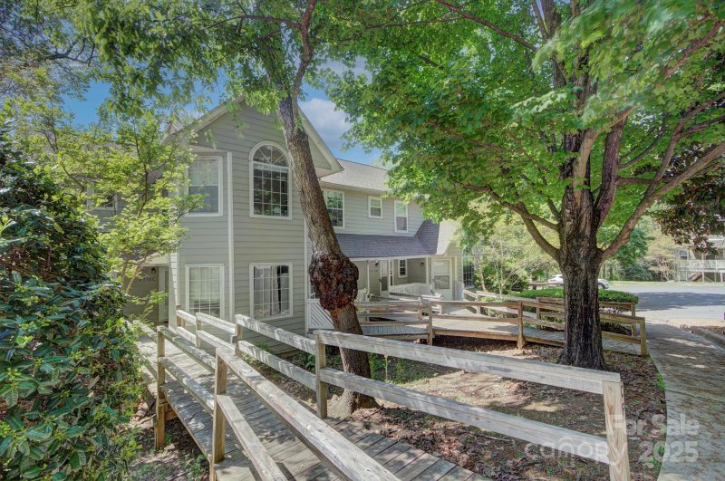 Property image 4 of 6510 Clavell Lane in Bennington Woods, Charlotte, NC 28210