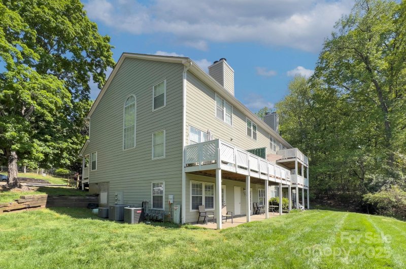 Property image 5 of 6510 Clavell Lane in Bennington Woods, Charlotte, NC 28210