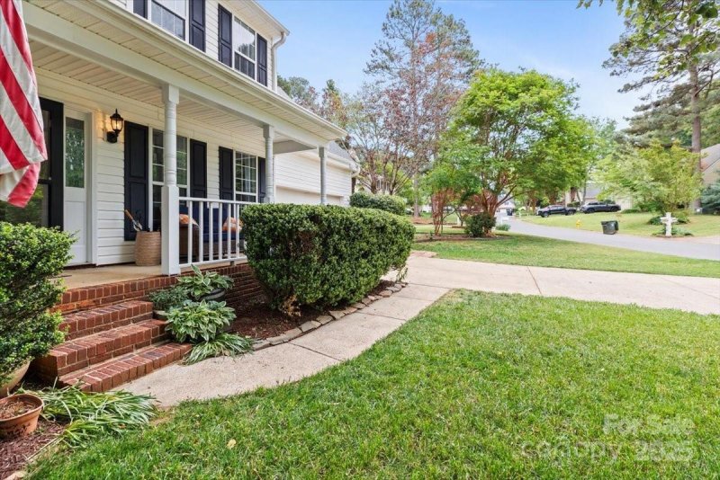 Property image 2 at 9101 Strattonville Court, Huntersville, NC 28078