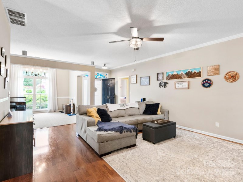 Property image 3 of 207 E Farm Creek Drive in Crowell Farms, Asheville, NC 28806