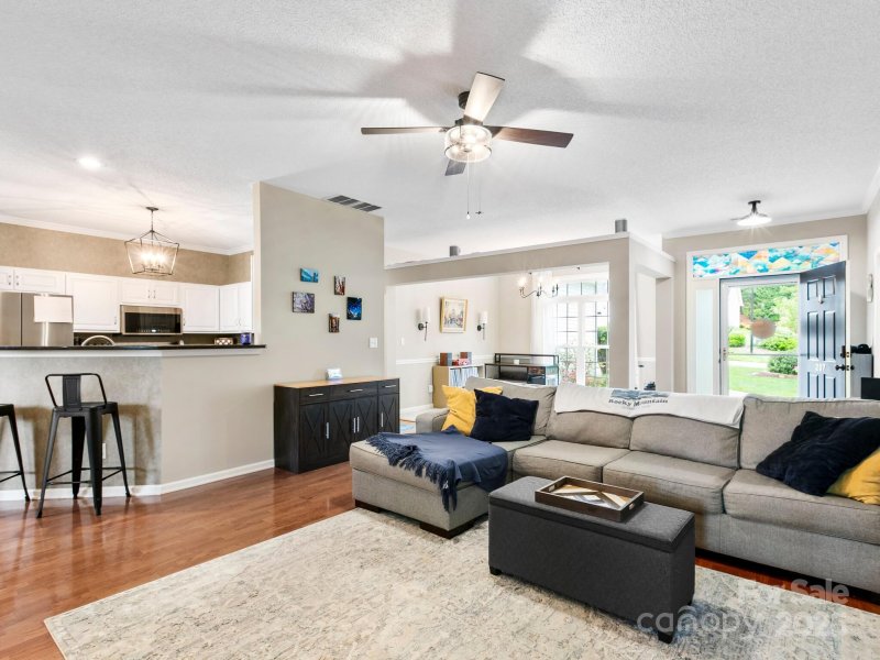 Property image 4 of 207 E Farm Creek Drive in Crowell Farms, Asheville, NC 28806