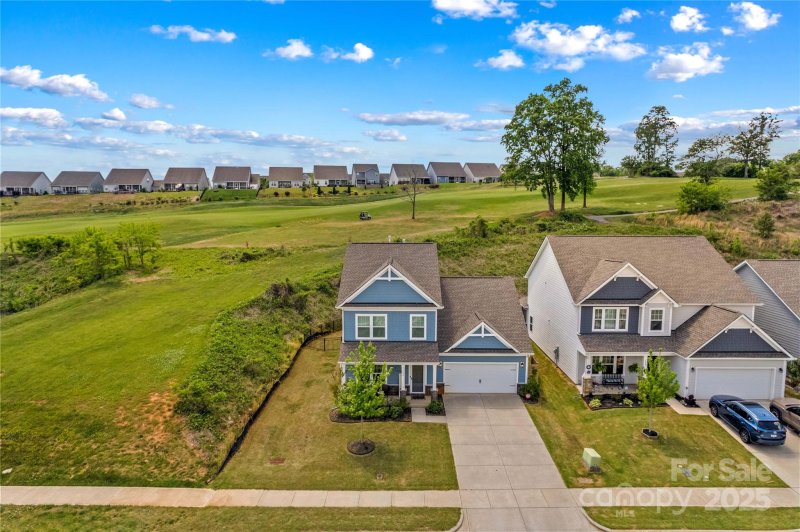 Property image 3 of 194 Canada Drive in Larkin, Statesville, NC 28677