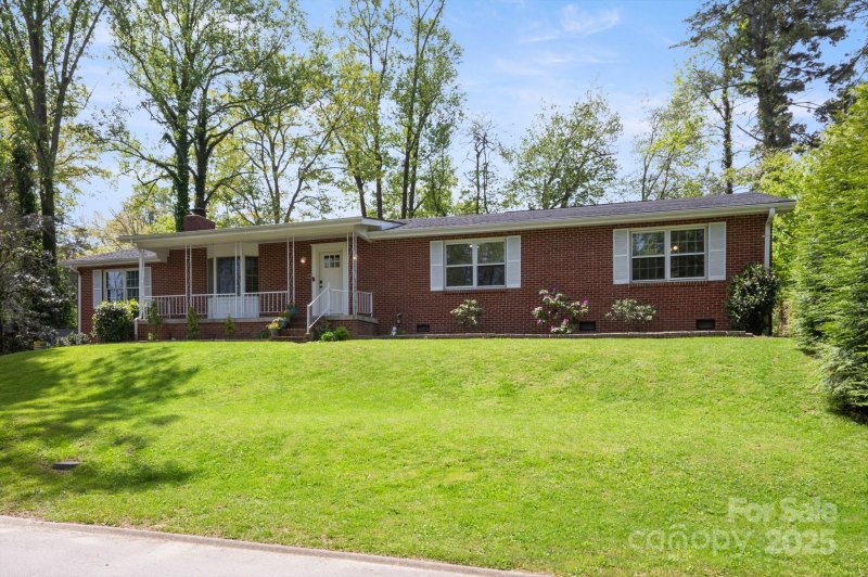 Property image 2 at 1727 Meadowbrook Terrace, Hendersonville, NC 28791