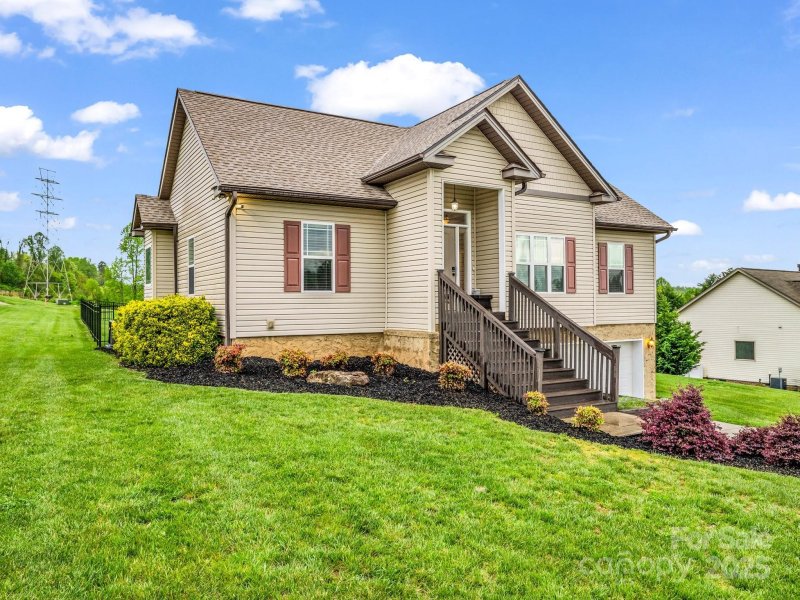 Property image 2 at 415 Beck Creek Circle, Flat Rock, NC 28731