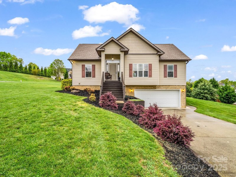 Property image 3 at 415 Beck Creek Circle, Flat Rock, NC 28731