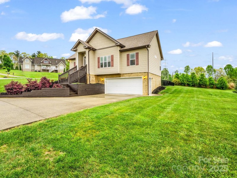 Property image 4 at 415 Beck Creek Circle, Flat Rock, NC 28731