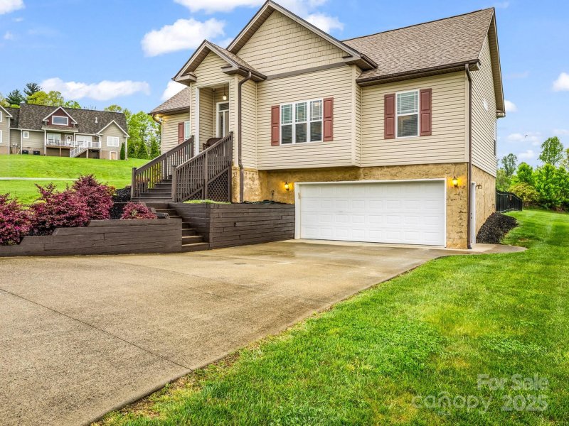 Property image 5 at 415 Beck Creek Circle, Flat Rock, NC 28731