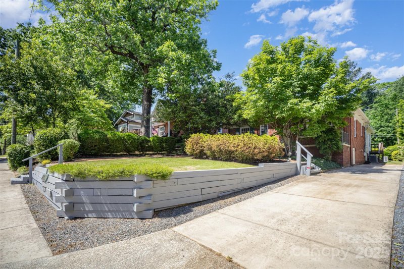 Property image 4 at 2125 Chatham Avenue, Charlotte, NC 28205