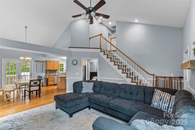 Property image 4 of 4927 Gateway Drive in Southbridge, Claremont, NC 28610