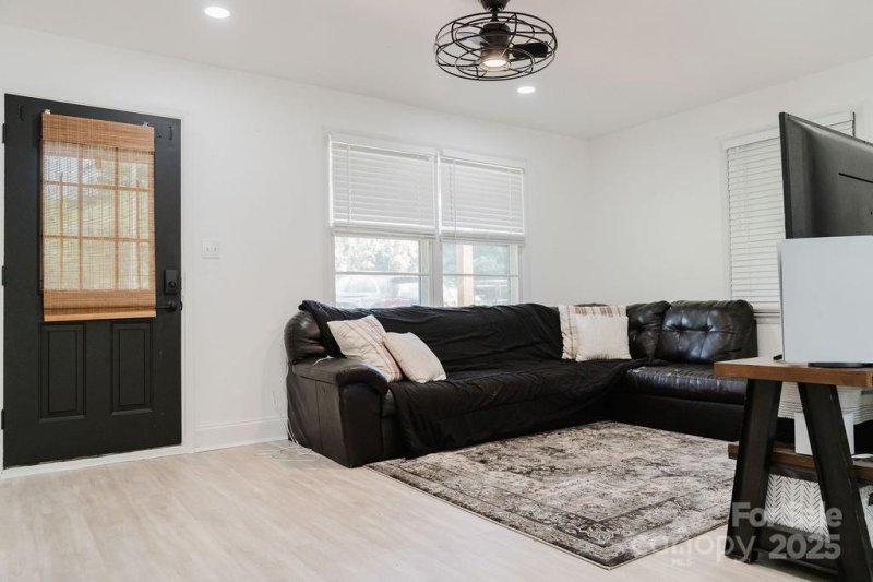 Property image 5 at 18 Shannon Court, Newton, NC 28658