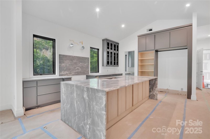 Property image 4 of 111 Wrenwood Lane in Eastover, Charlotte, NC 28211