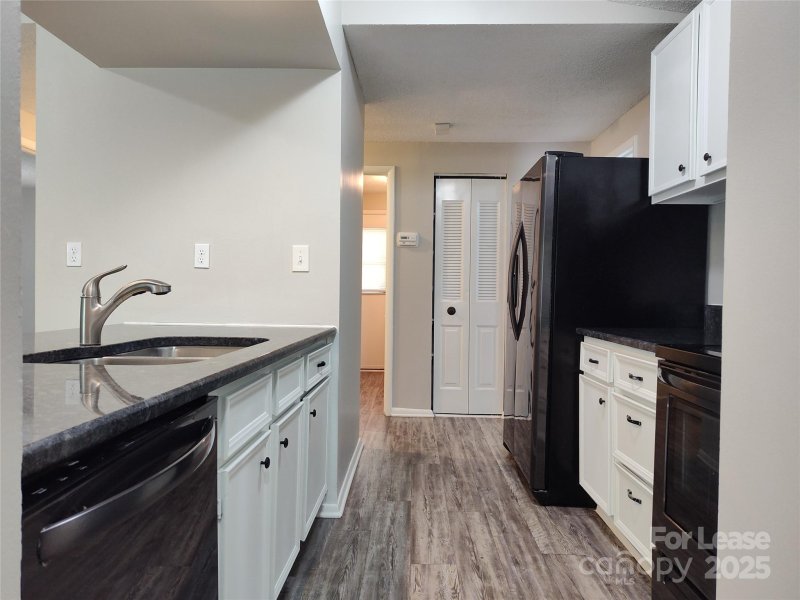 Property image 4 at 8421 Othello Place, Charlotte, NC 28227