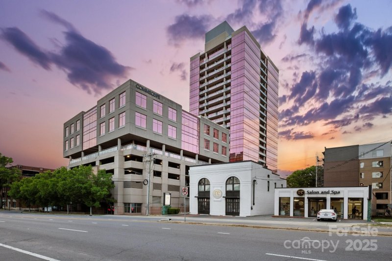 The Arlington, Charlotte Community