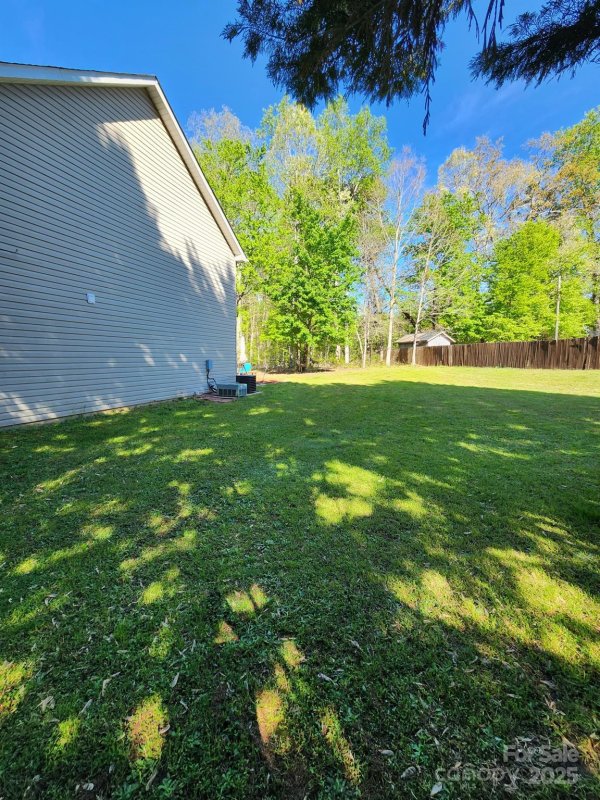 Property image 4 of 400 Antlers Court in Fawnbrook, Gastonia, NC 28052