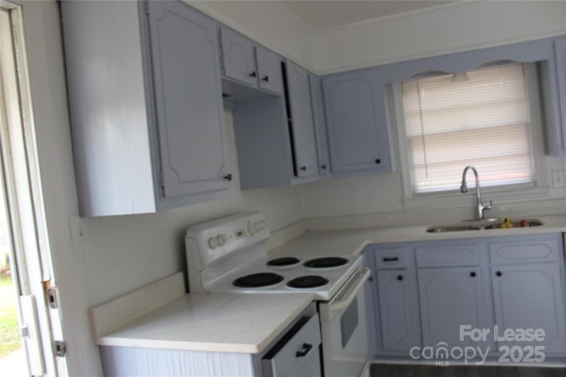 Property image 5 at 5525 Amity Place, Charlotte, NC 28212