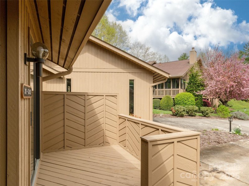 Property image 3 at 203 Wild Oak Lane, Hendersonville, NC 28791