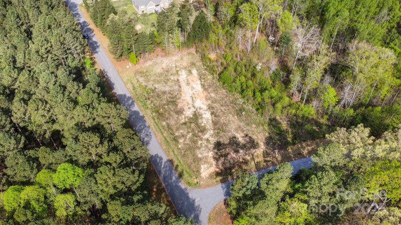 Property image 2 of 109 Wharf Lane in River Oaks Landings, Statesville, NC 28677