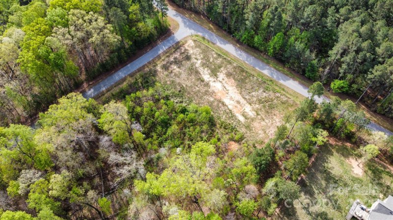 Property image 3 of 109 Wharf Lane in River Oaks Landings, Statesville, NC 28677