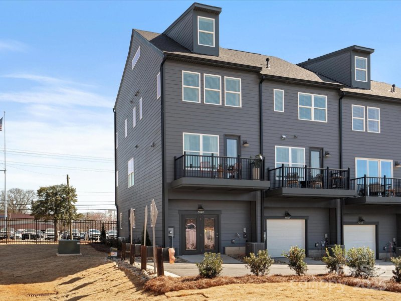 Property image 2 at 5644 Kingspan Drive, Charlotte, NC 28217