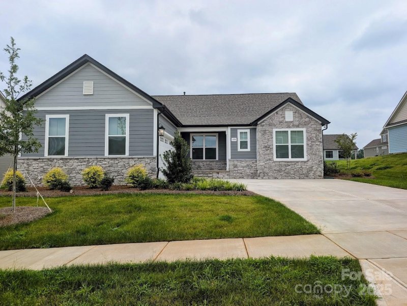 Property image 2 of 2078 Fordhill Street in Stoneridge Hills, Rock Hill, SC 29732