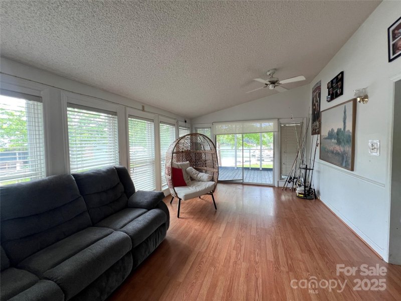 Property image 4 of 101 Dogwood Circle in Badin Shores Resort, New London, NC 28127