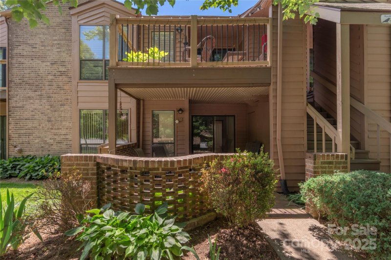 Ravencroft Condominiums, Asheville Community