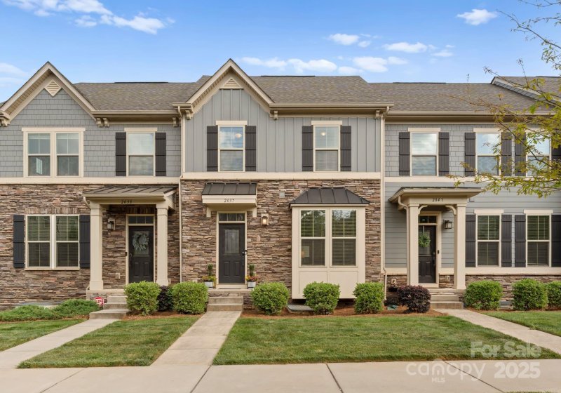Property image 3 of 2037 Birchside Drive in Oakhurst, Charlotte, NC 28205