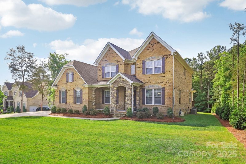 Property image 3 at 1004 Princesa Drive, Matthews, NC 28104