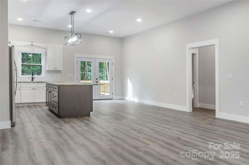 Property image 5 of 5751 Selkirk Drive in Northlake Estates, Hickory, NC 28601