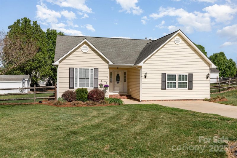 Property image 2 at 206 Summey Barker Drive, Dallas, NC 28034