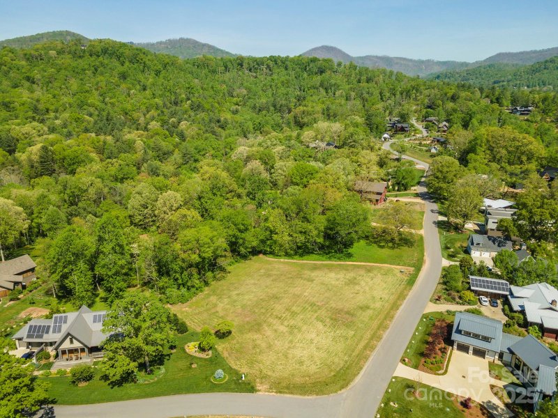 Property image 2 at 14 Wandering Oaks Way, Asheville, NC 28805