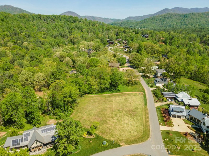 Property image 3 at 14 Wandering Oaks Way, Asheville, NC 28805