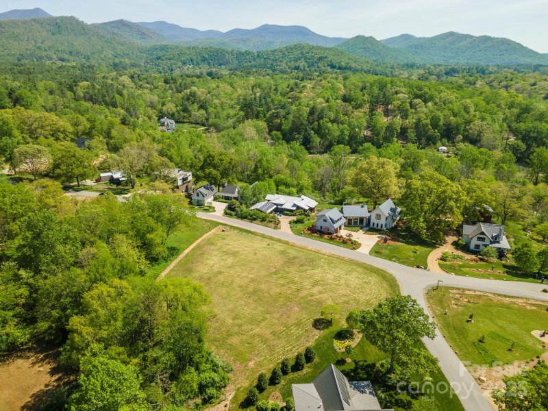 Property image 5 at 14 Wandering Oaks Way, Asheville, NC 28805