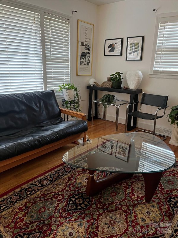 Property image 2 of 1615 Grovewood Drive in Westchester, Charlotte, NC 28208