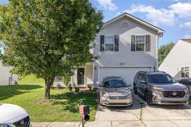 Property image 3 of 1346 Mandy Place Court in Sunset Village, Charlotte, NC 28216