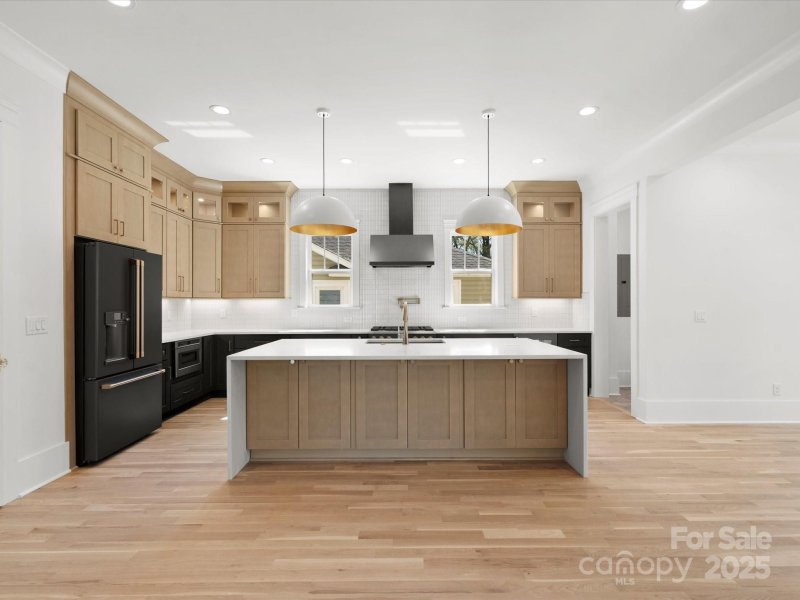 Property image 3 at 445 Sylvania Avenue, Charlotte, NC 28206