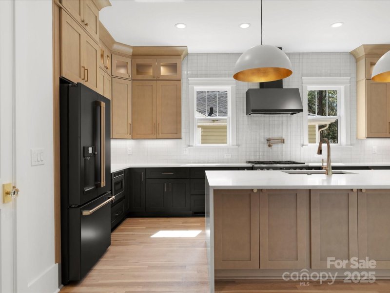 Property image 5 at 445 Sylvania Avenue, Charlotte, NC 28206