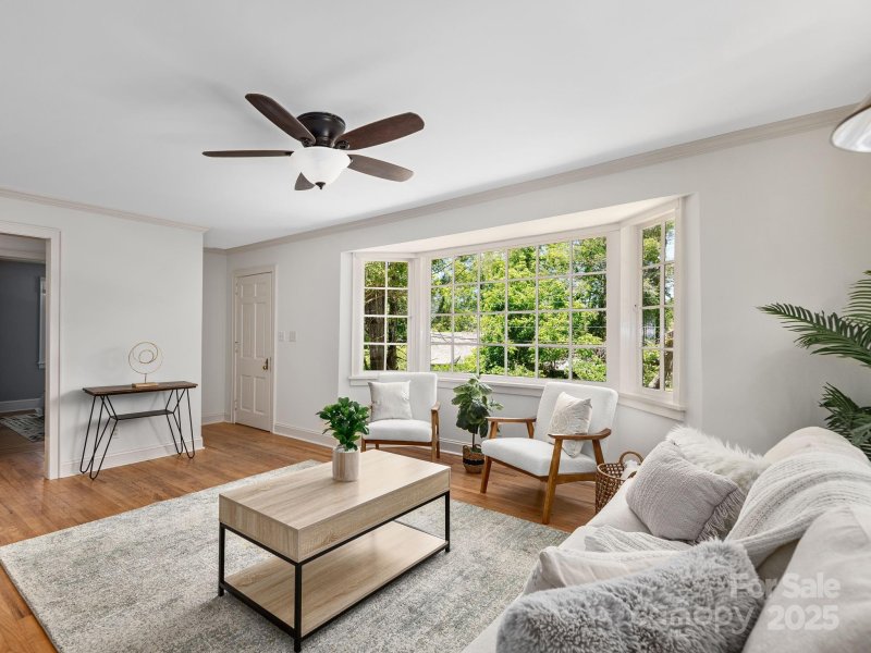 Property image 3 of 21 Clairmont Avenue in Gracelyn, Asheville, NC 28804