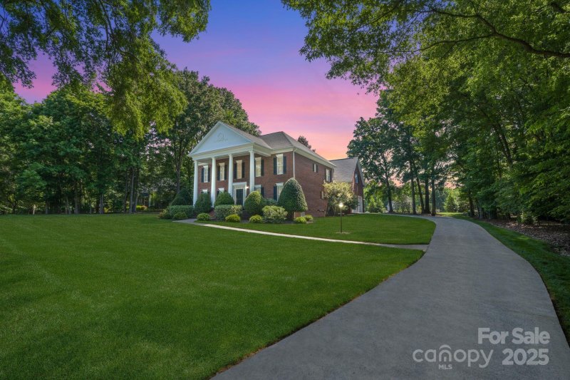 1721 White Pond Lane