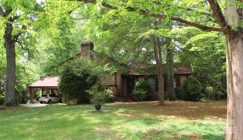 Property image 2 at 425 Roselawn Place, Charlotte, NC 28211