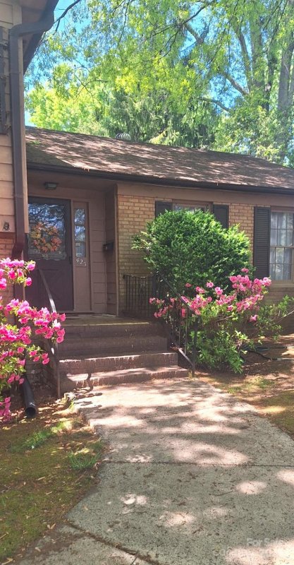 Property image 4 at 425 Roselawn Place, Charlotte, NC 28211